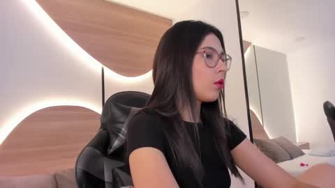 desire online show from November 1, 12:18 pm