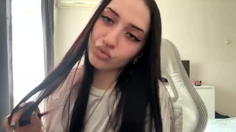 Kira online show from May 20, 2:12 pm