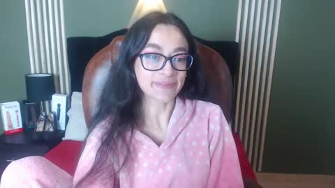 Snapshot of desiring__angel chatting on January 7, 5:53 pm Desiring Angel online show from January 7, 5:53 pm