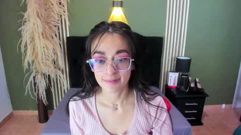 Snapshot of desiring__angel chatting on March 6, 9:03 am Desiring Angel online show from March 6, 9:03 am