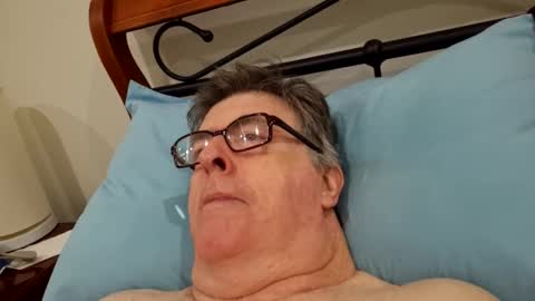 Desmon1958 online show from April 11, 8:35 pm