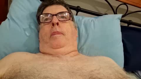 Desmon1958 online show from April 13, 8:36 pm