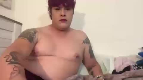 Snapshot of desmondks chatting on October 15, 9:20 am Dezmond online show from October 15, 9:20 am