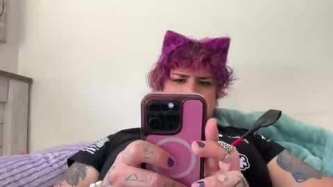 Snapshot of desmondks chatting on October 21, 7:25 pm Dezmond online show from October 21, 7:25 pm