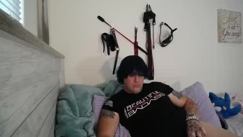 Snapshot of desmondks chatting on November 30, 11:31 pm Dezmond online show from November 30, 11:31 pm