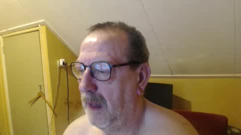 destelp online show from April 2, 10:07 pm