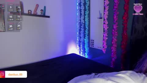 Snapshot of destiny14_ chatting on February 5, 5:12 am Dani online show from February 5, 5:12 am