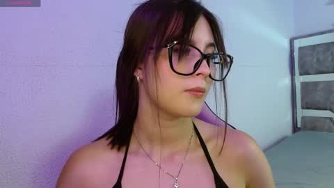 Snapshot of destinya_ chatting on May 6, 5:07 pm destinya_ online show from May 6, 5:07 pm