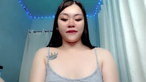 Snapshot of destinyroxie chatting on December 19, 1:18 pm ROXIE  online show from December 19, 1:18 pm