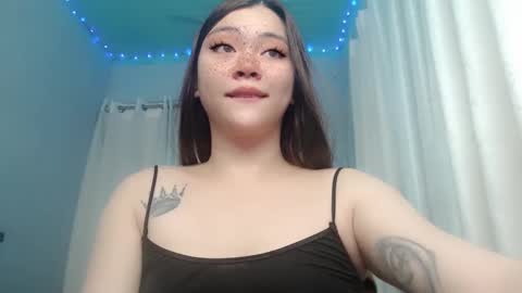 Snapshot of destinyroxie chatting on December 31, 1:04 am ROXIE  online show from December 31, 1:04 am