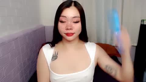 Snapshot of destinyroxie chatting on February 19, 2:44 am ROXIE  online show from February 19, 2:44 am