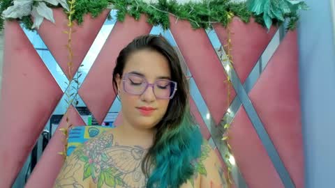 Snapshot of deva_blue chatting on January 8, 7:13 am Deva Blue online show from January 8, 7:13 am