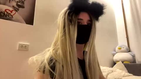 Emily online show from October 27, 5:17 pm