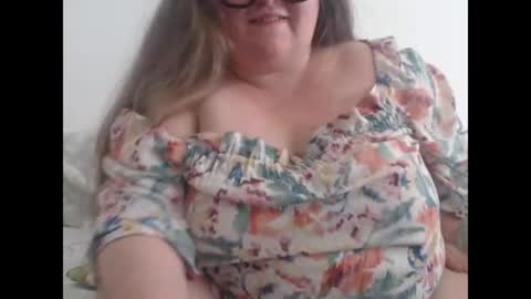 Snapshot of devilschick chatting on June 24, 12:37 pm DevilsChick -- OF online show from June 24, 12:37 pm