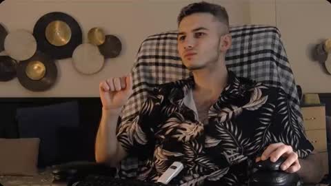 devin_ho online show from January 13, 12:43 pm