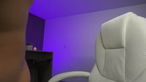 Devin Hunter online show from December 17, 3:06 am