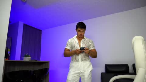 Devin Hunter online show from December 28, 2:54 am