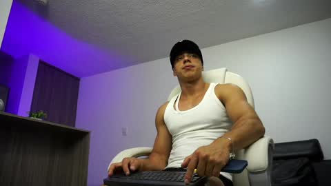 Devin Hunter online show from January 12, 11:47 pm