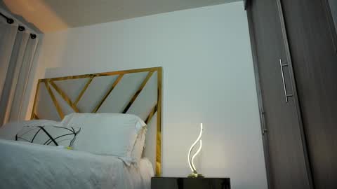 Devin Hunter online show from February 6, 6:08 am