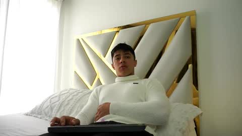 Devin Hunter online show from February 24, 6:36 pm