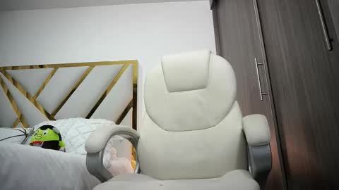 Devin Hunter online show from September 17, 1:07 am