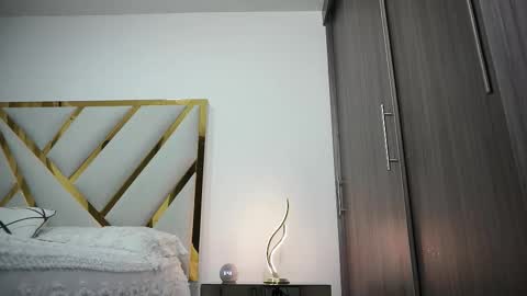 Devin Hunter online show from October 12, 1:48 am