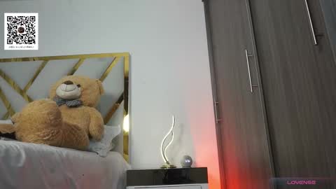 Devin Hunter online show from December 3, 11:36 pm