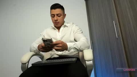 Snapshot of devin_hunter chatting on January 16, 10:58 pm Devin Hunter online show from January 16, 10:58 pm