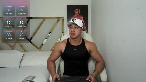 Snapshot of devin_hunter chatting on February 25, 7:23 pm Devin Hunter online show from February 25, 7:23 pm