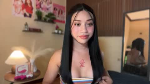 Snapshot of devine_goddessx chatting on June 20, 4:10 pm Devine Greyson online show from June 20, 4:10 pm