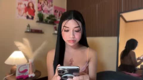 Snapshot of devine_goddessx chatting on June 24, 4:39 pm Devine Greyson online show from June 24, 4:39 pm