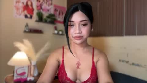 Snapshot of devine_goddessx chatting on June 28, 3:07 pm Devine Greyson online show from June 28, 3:07 pm