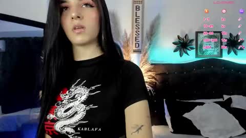 Snapshot of devlin_violet__ chatting on February 26, 3:32 am PaulaInsta paulacastellanos 1Pvt open online show from February 26, 3:32 am