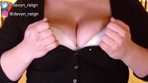 Devyn Reign online show from October 5, 5:55 pm