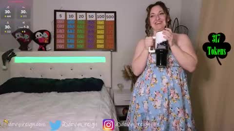 Devyn Reign online show from March 5, 12:50 am