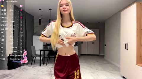 dewdropdoll online show from July 14, 7:30 pm
