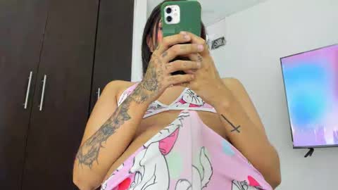 thumb up me please its important online show from December 10, 6:11 am