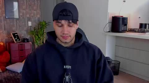 JULIAN online show from December 5, 5:20 pm