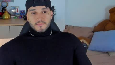 JULIAN online show from May 24, 3:22 am