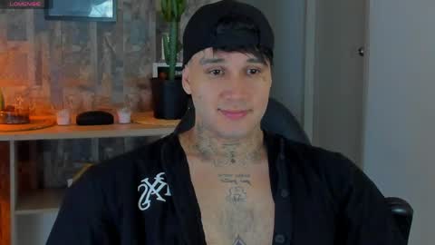 JULIAN online show from May 29, 2:53 am