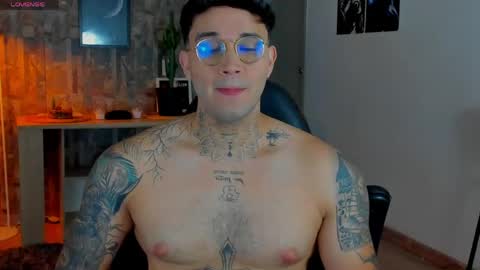 JULIAN online show from May 30, 2:08 am