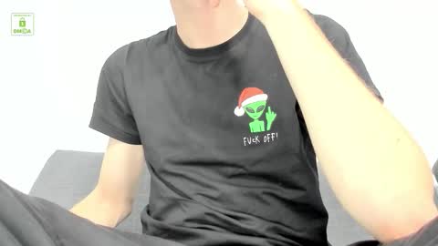 Snapshot of deymond_russo chatting on February 15, 5:31 pm deymond_russo online show from February 15, 5:31 pm