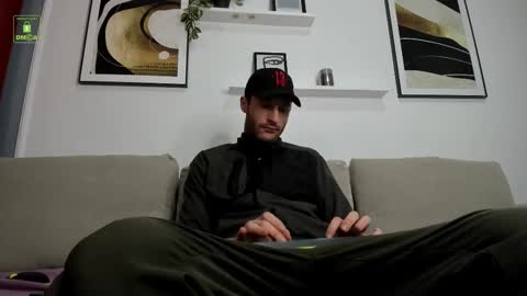 Snapshot of deymond_russo chatting on March 3, 6:30 am deymond_russo online show from March 3, 6:30 am