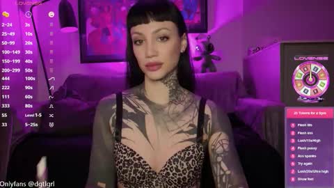 Snapshot of dgtlgrl chatting on October 2, 2:24 pm dgtlgrl online show from October 2, 2:24 pm