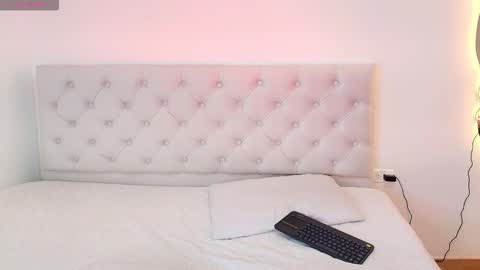 Snapshot of diamond__cherry chatting on December 18, 12:33 pm Diamond online show from December 18, 12:33 pm