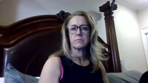 Snapshot of diamondafterdark chatting on March 11, 1:44 am diamondafterdark online show from March 11, 1:44 am