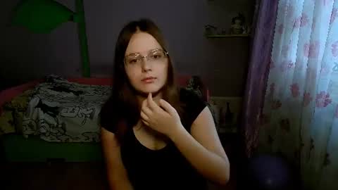 Snapshot of diamondfoxie chatting on June 16, 8:39 am Jessica online show from June 16, 8:39 am