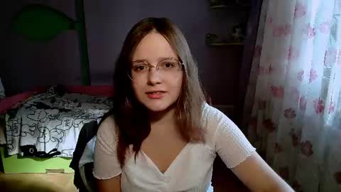 Snapshot of diamondfoxie chatting on June 18, 2:21 pm Jessica online show from June 18, 2:21 pm