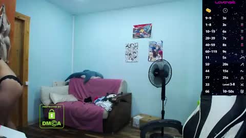 Snapshot of diamondjune chatting on July 31, 10:47 am June3 online show from July 31, 10:47 am