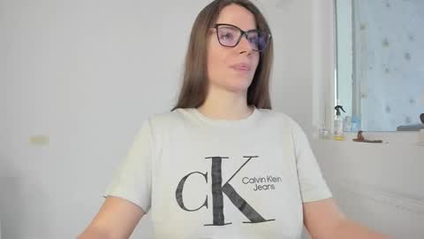 diamondkay_ online show from February 5, 8:41 am